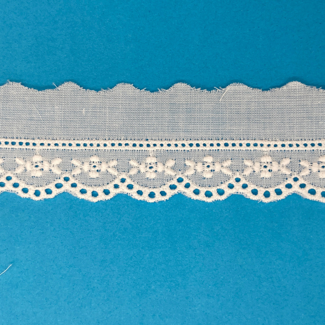 Swiss Edging - White - 48443