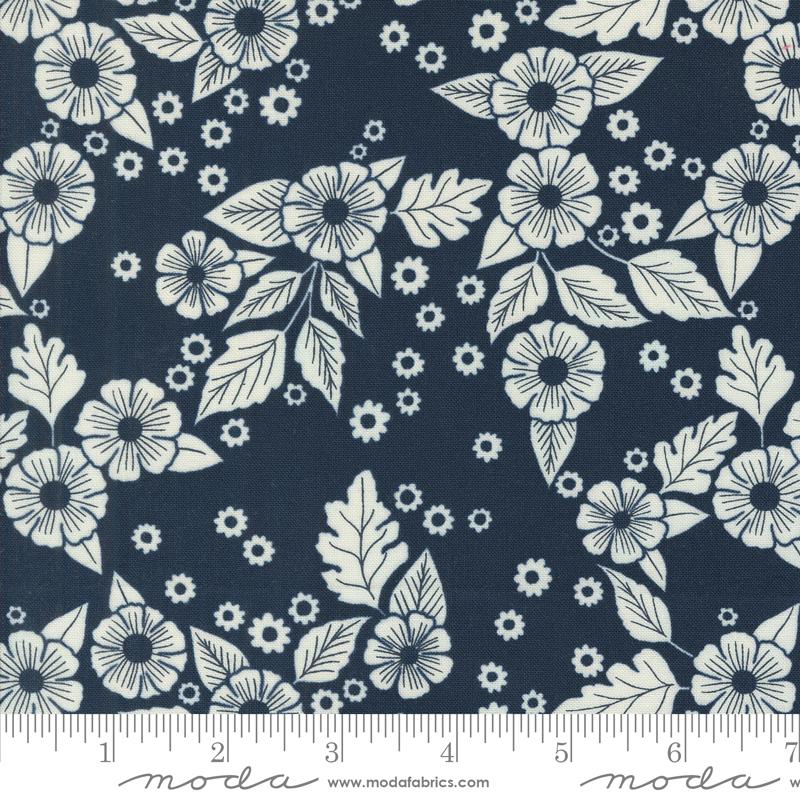 Field of Flowers - Floral Scatter Navy - 3313 19