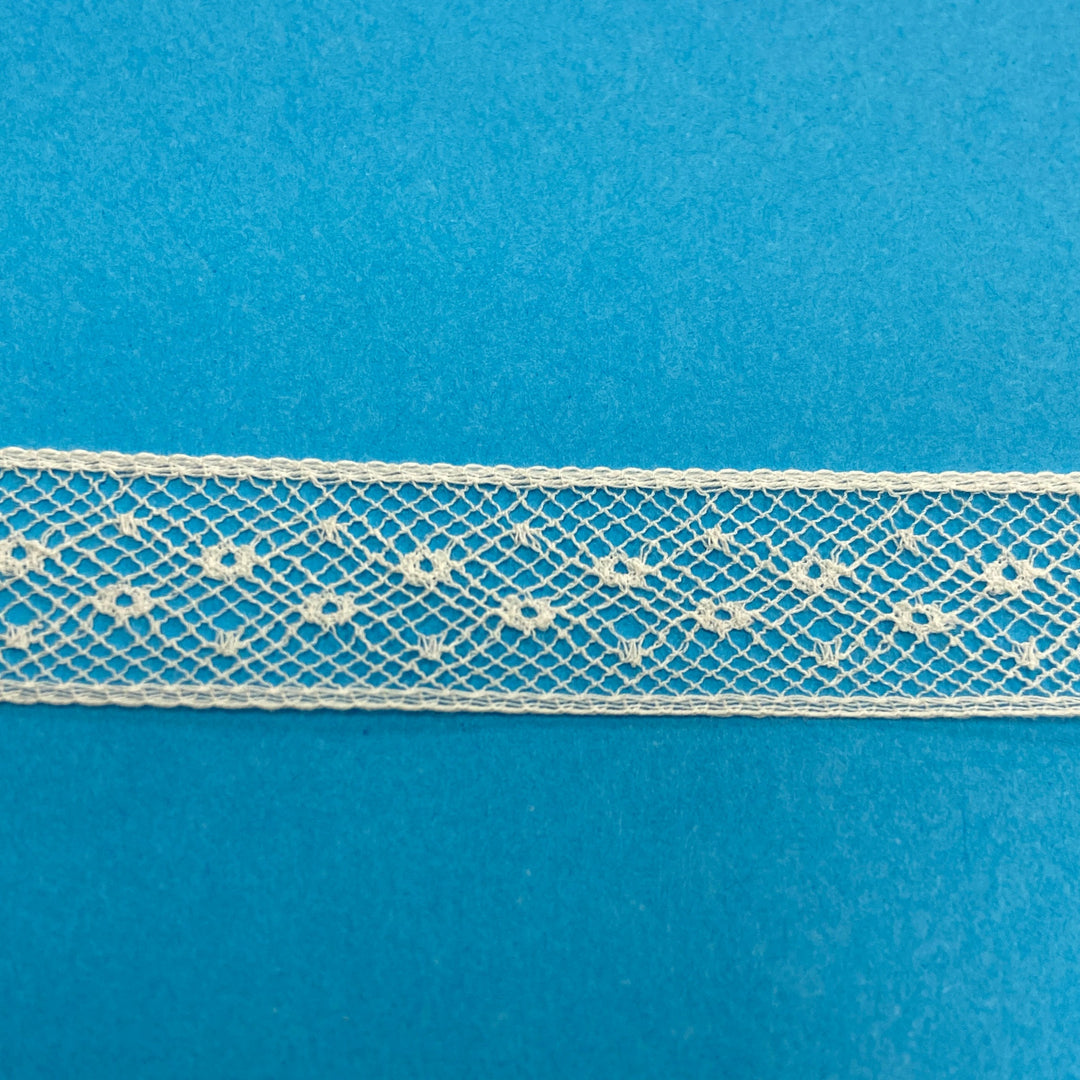 French Val Lace - Lt. Ecru - 2052