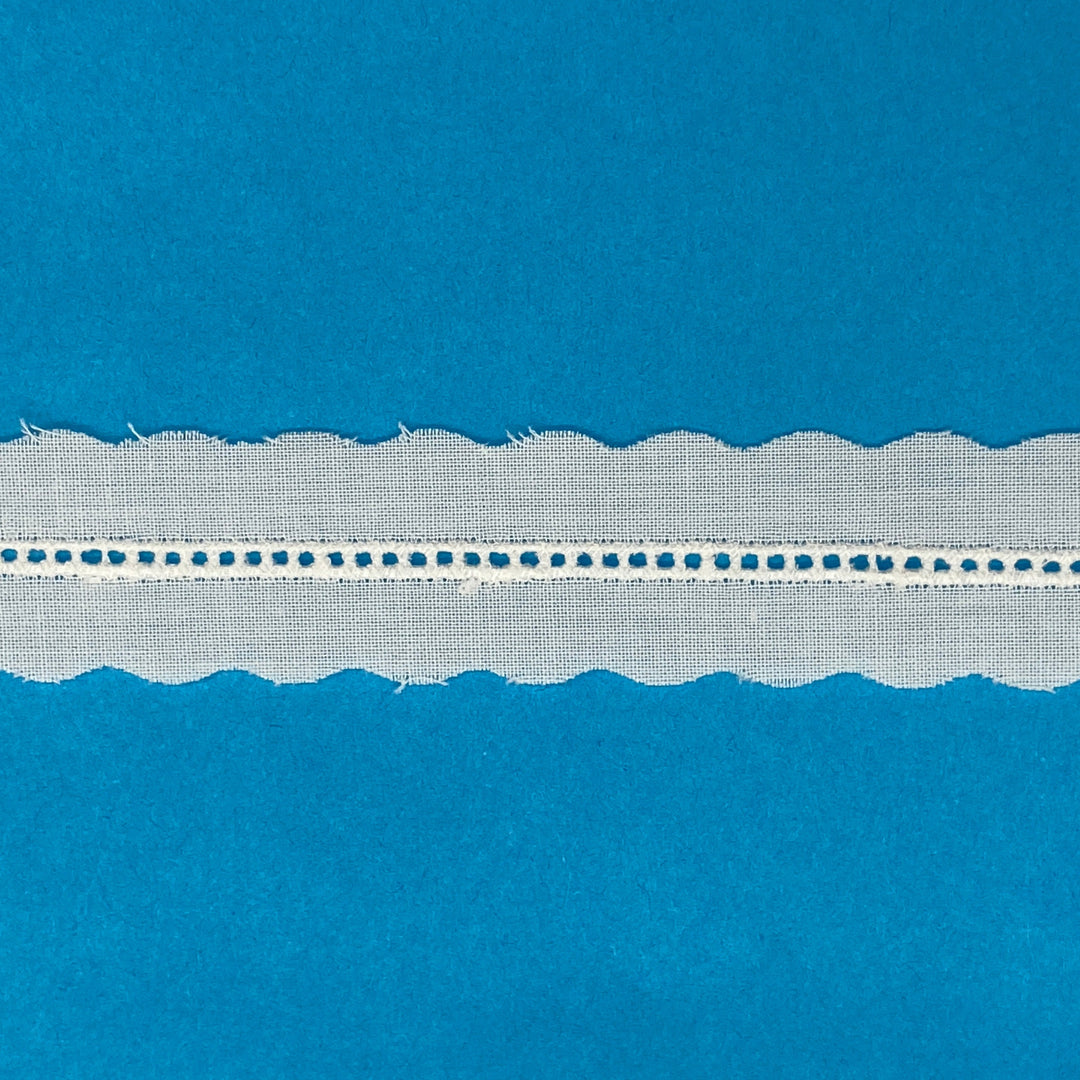 champagne entredeux on blue background