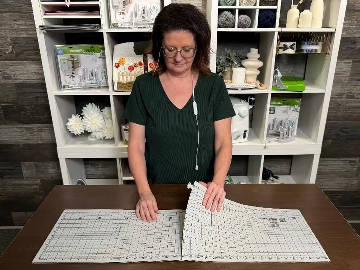 FLIP & FOLD 36 SELF-HEALING CUTTING MAT