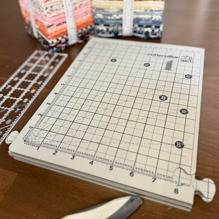 FLIP & FOLD 36 SELF-HEALING CUTTING MAT