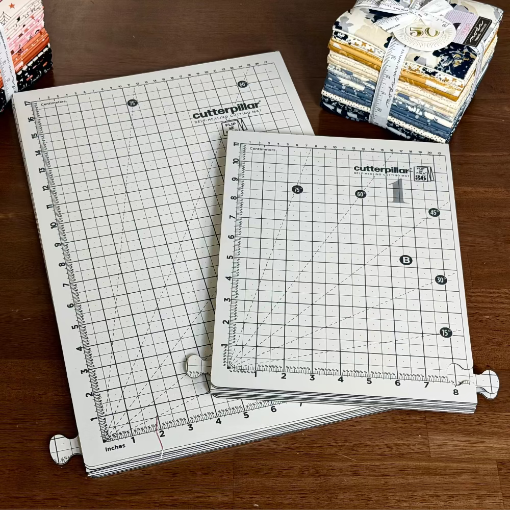 FLIP & FOLD 36 SELF-HEALING CUTTING MAT