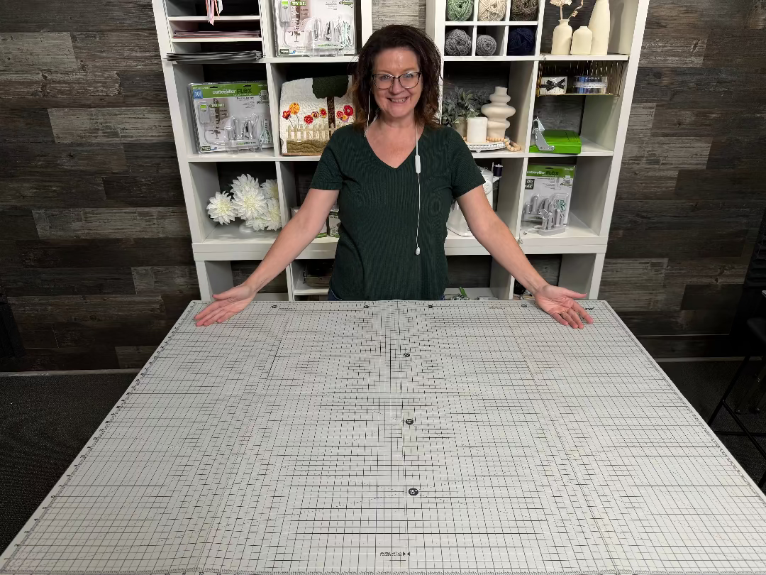 CUTTERPILLAR FLIP AND FOLD 48 SELF-HEALING CUTTING MAT