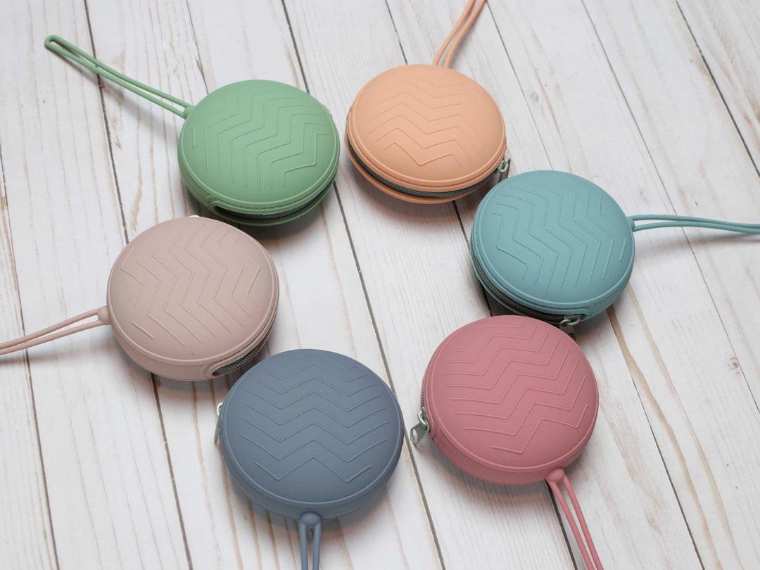 6 round silicone storage pouches