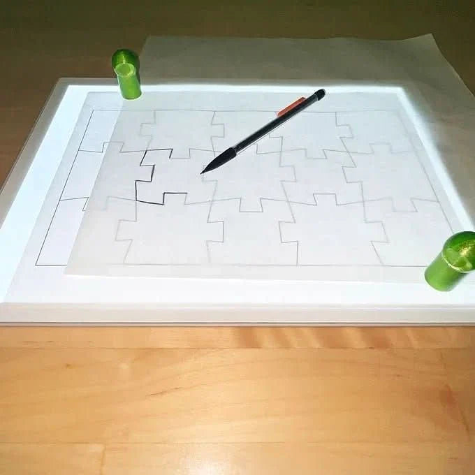 CUTTERPILLAR GLOW MINI LIGHTBOARD