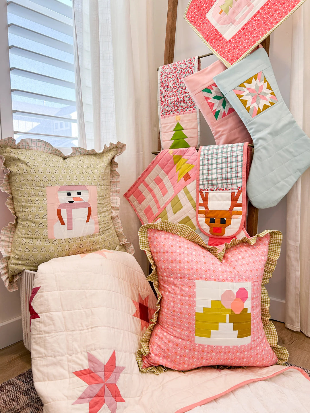 The Wonderful World of Paper Pieced Quilt Blocks for Christmas - FC1595