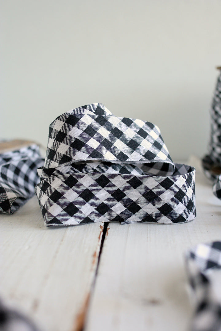 Black and White Gingham Plaid