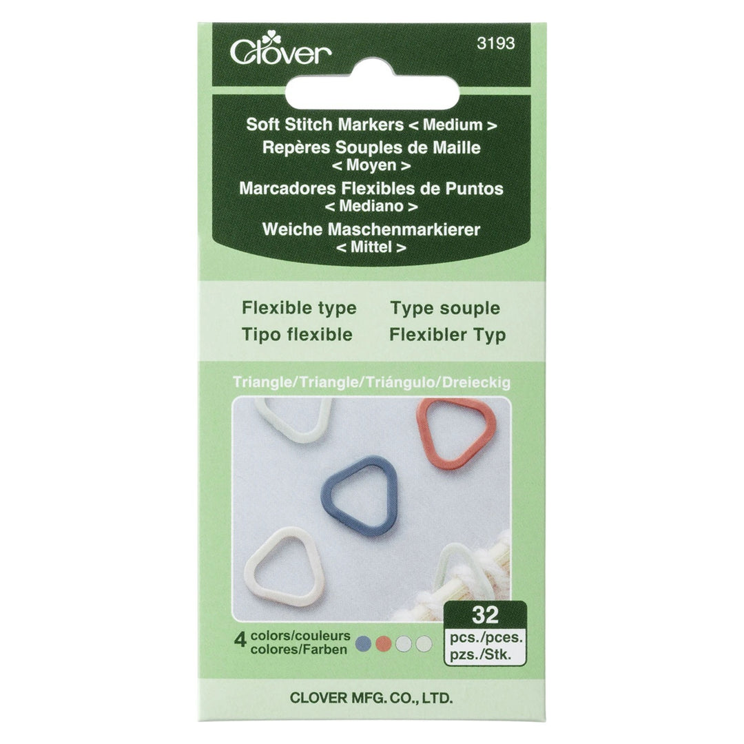 Packaging of Clover soft stitch markers with green background