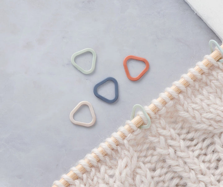 Soft Triangle Stitch Marker (Med) - CLO03193