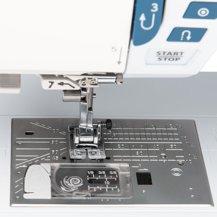 Janome Skyline S6